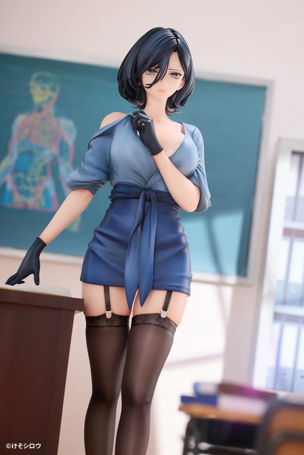 1d1b63b5d18657d1 【Pre order】HanaBee Studio 1/6 PVC 唐突に脱ぎだす天然美術教師 瑠美 - Image 1