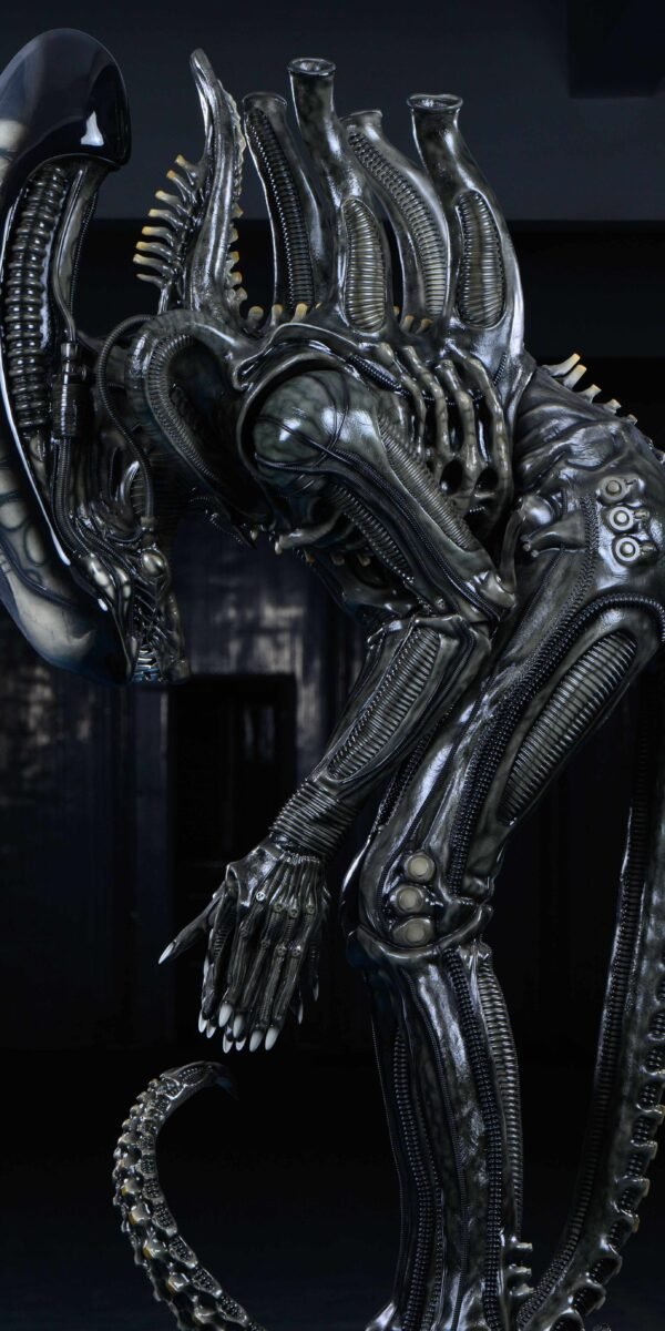 Reborn Studio – Alien Bowing Alien