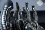 Reborn Studio – Alien Bowing Alien - Image 8