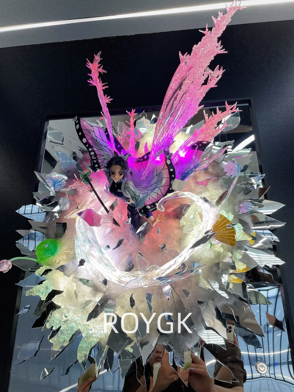 37E3BF01-984D-4CAD-80C3-F1AE18BD311F Demon slayer Shinobu kocho fly from broken mirror 50*60cm - Image 1