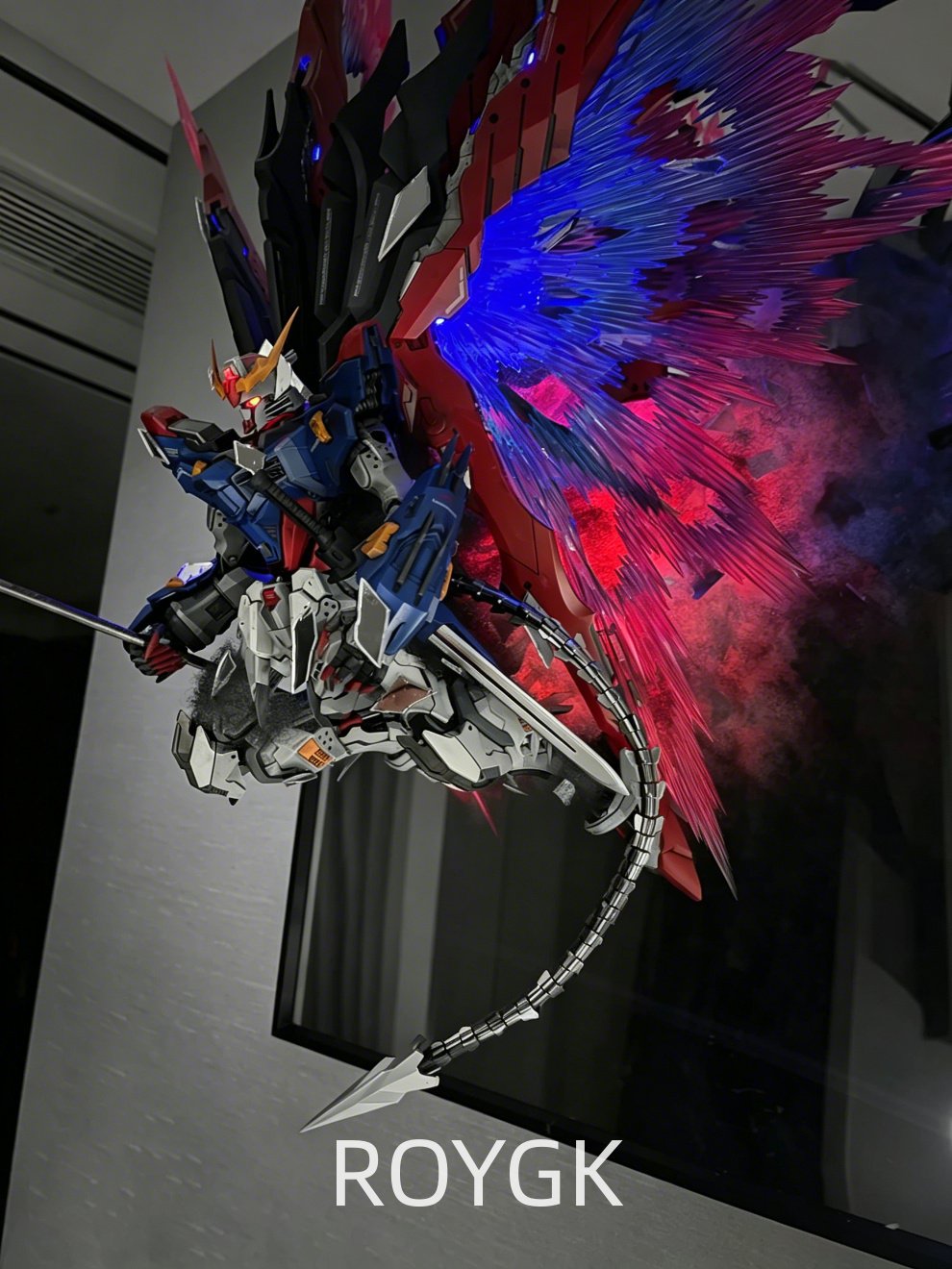 3fa21c2aa01948a28fa664a87aa3d648.jpeg~tplv-a9rns2rl98-image_raw_b Blood wings Qiong qi with broken mirror anime world - Image 1