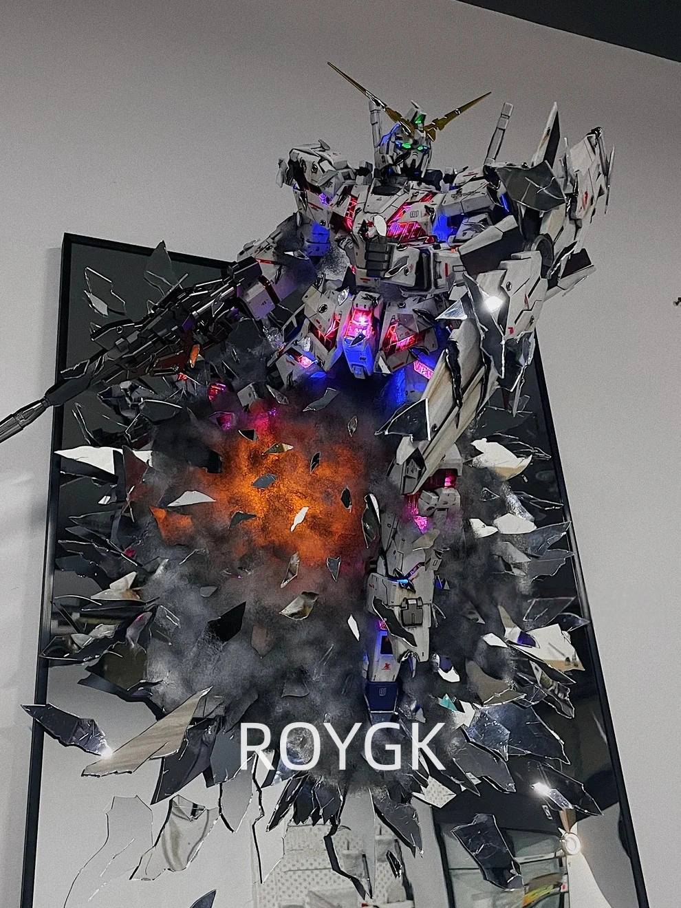 5_dafd30d7-a844-4eaa-a28f-18b6453b2969 Fancy unicorn Gundam with broken mirror 1:48 mega - Image 1