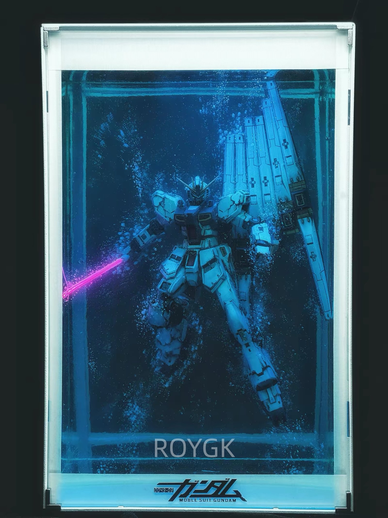 微信图片_20260910132042_150_208 Nu Gundam RX-93 Water Suspension Light Effect Display Cabinet Ornament - Image 1