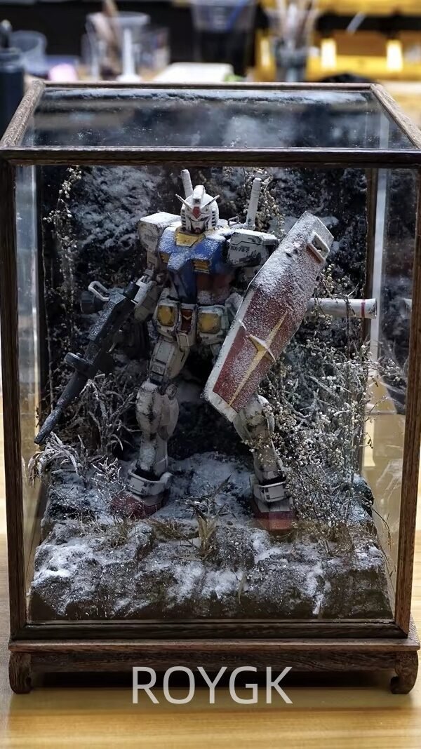 RX-78-2 Gundam Snow Battle Damaged Scene Diorama with Wooden Frame Glass Display Case