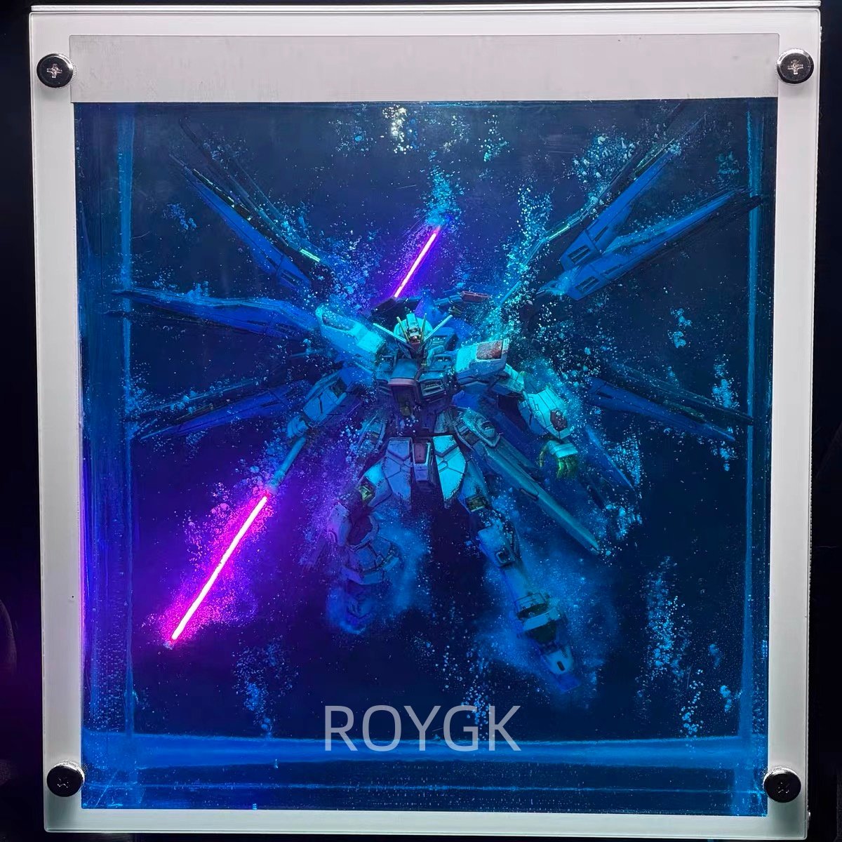 微信图片_20260910135439_173_208 Gundam - Strike Freedom Deep-Sea Bubble Light-Up Scene Ornament, Dual Light Swords, White Display Case - Image 1