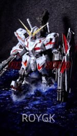 Unicorn Gundam RX-0 Dual Gun Holding Water Wave Effect Display Stand Ornament