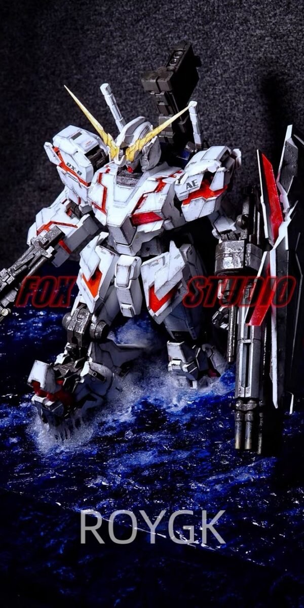 Unicorn Gundam RX-0 Dual Gun Holding Water Wave Effect Display Stand Ornament
