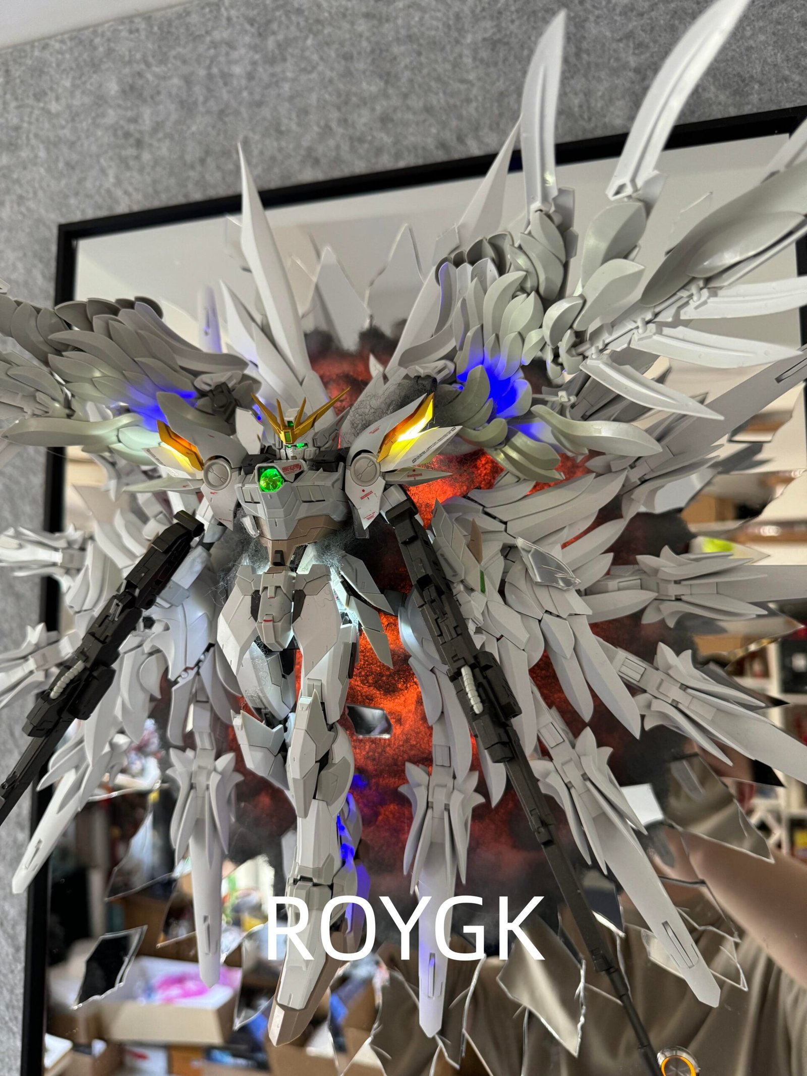 微信图片_20261013114908_1085_2 Broken Mirror Gundam Snow White Wing 3D Stereoscopic Painting - Image 1