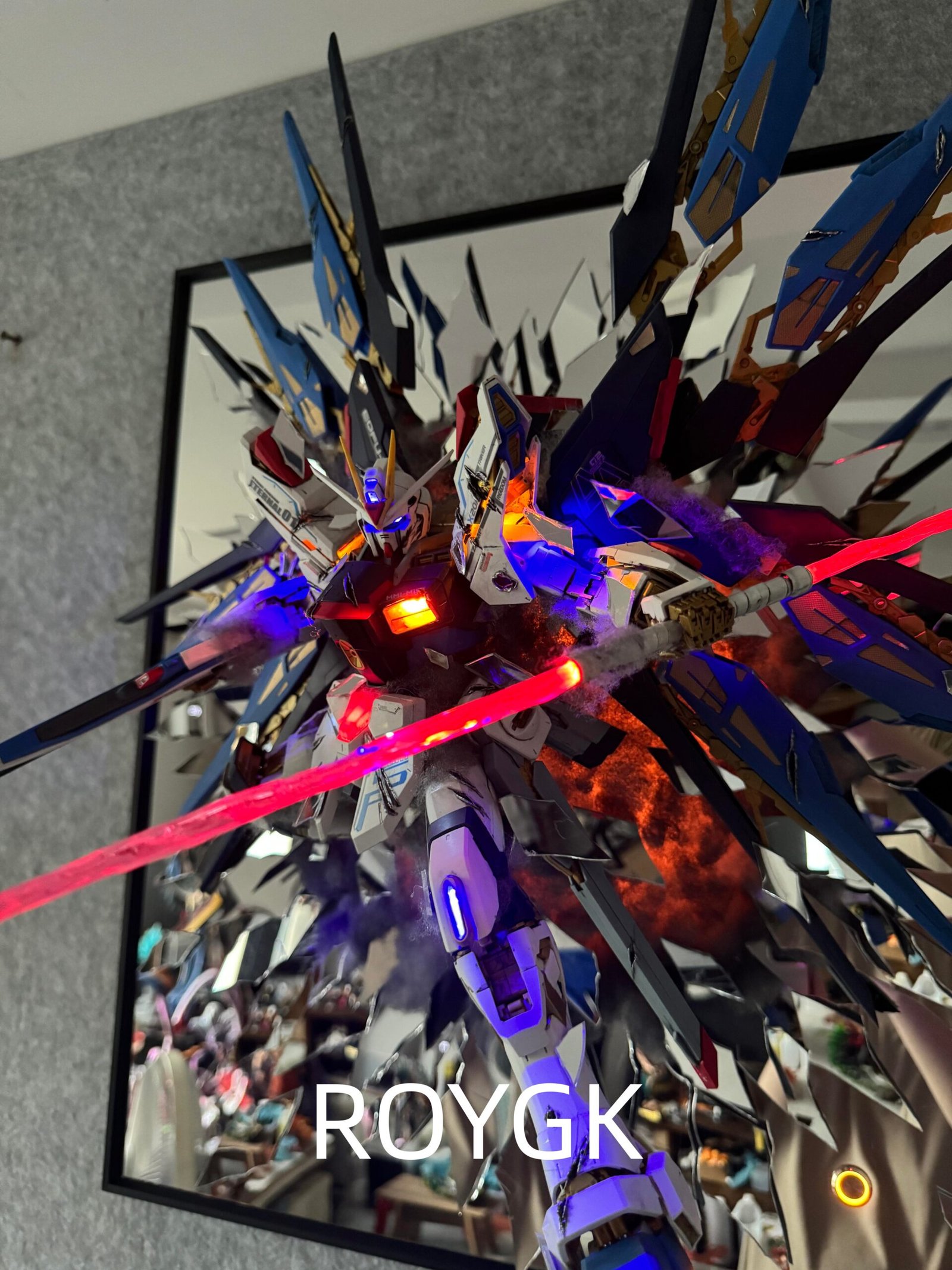 微信图片_20261013120040_1090_2 3D Lenticular Art of Strike Freedom Gundam (Broken Mirror Ver.) - Image 1